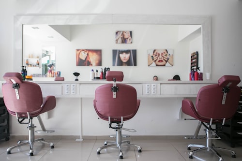Interno accogliente del salone di bellezza Armonia a Firenze